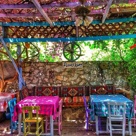 Parmis Rooms Cesme Bagian luar foto
