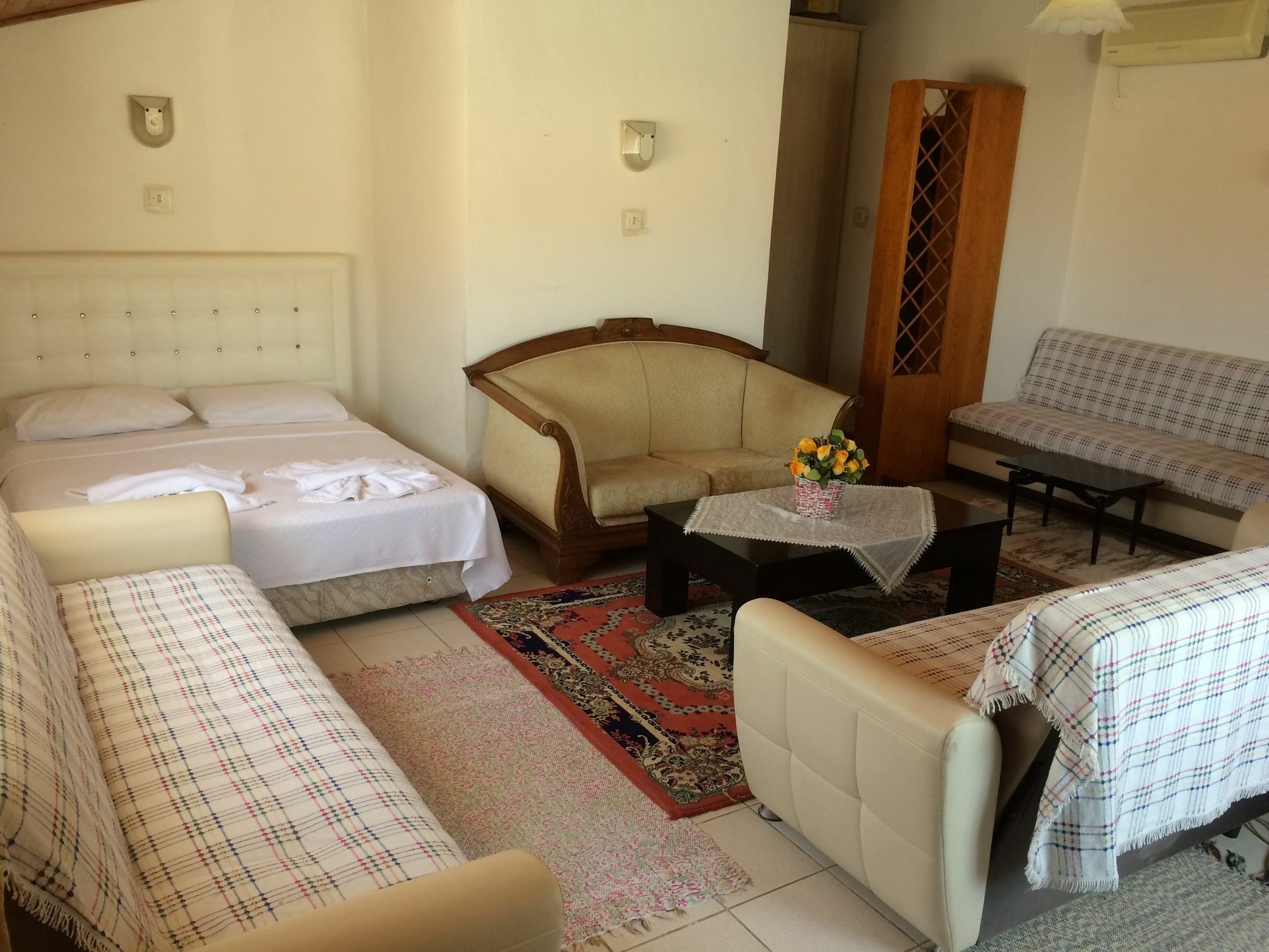 Parmis Rooms Cesme Bagian luar foto
