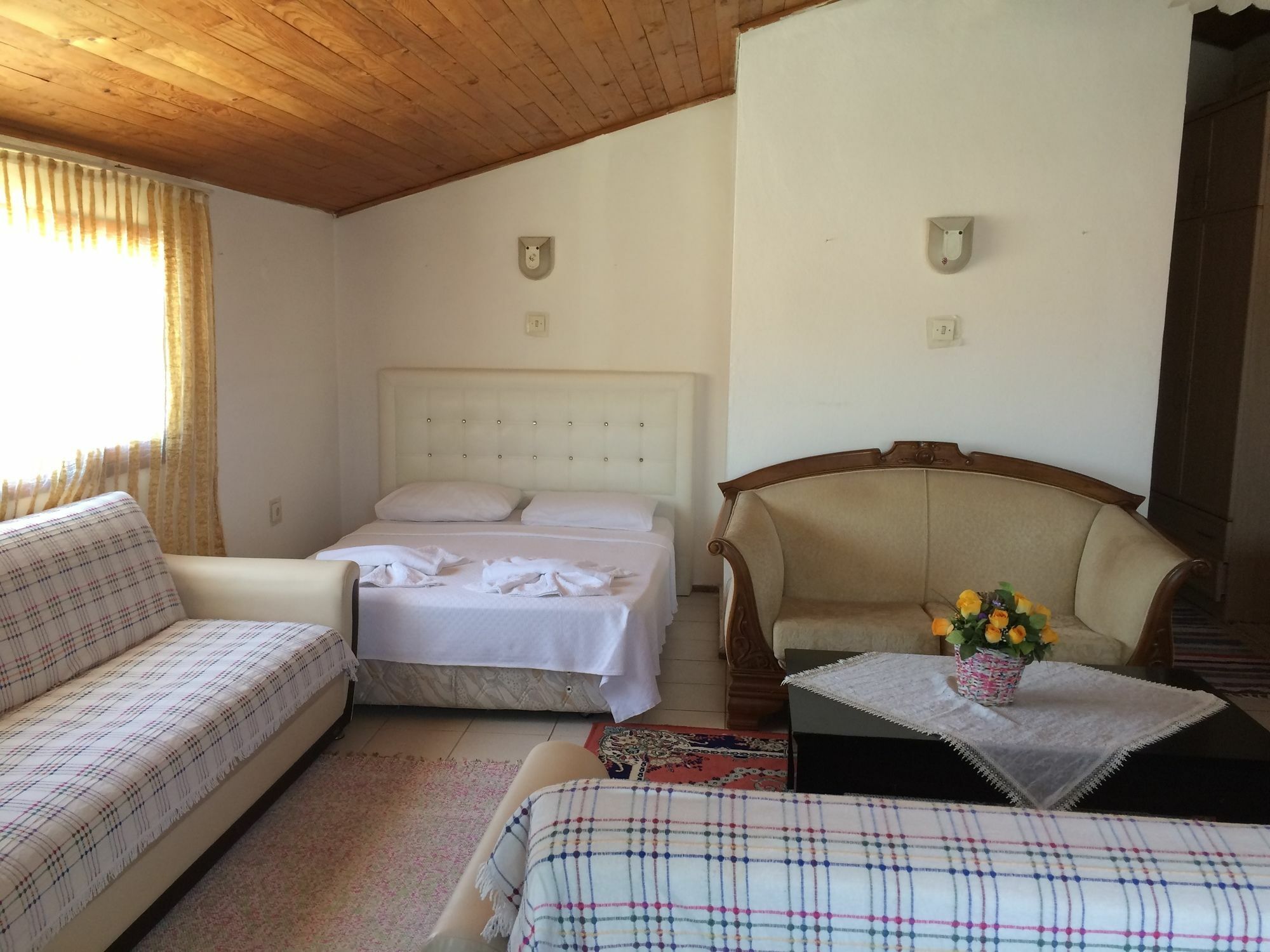 Parmis Rooms Cesme Bagian luar foto
