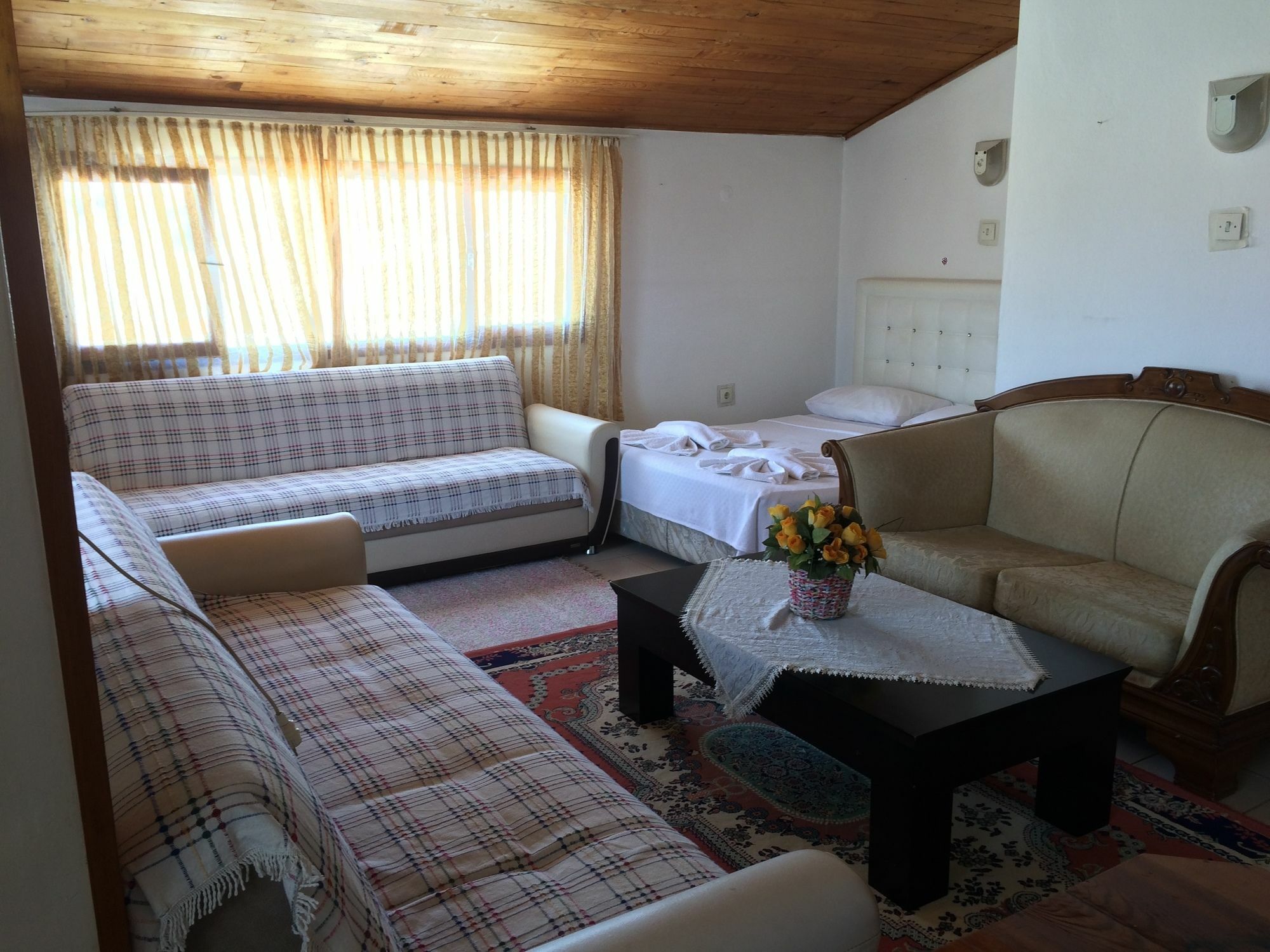 Parmis Rooms Cesme Bagian luar foto